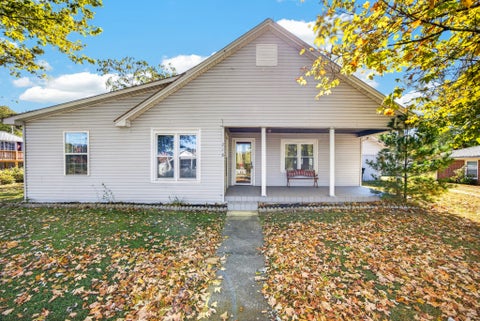 Photo of 218 E Lake Ave, Celina, TN 38551 (MLS # 3626998)