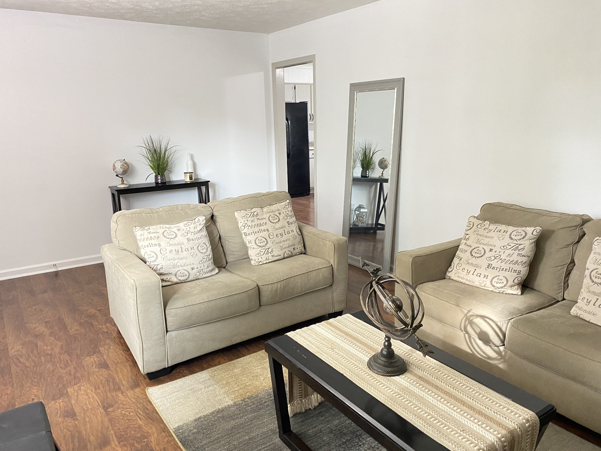 2801 Denham Ave