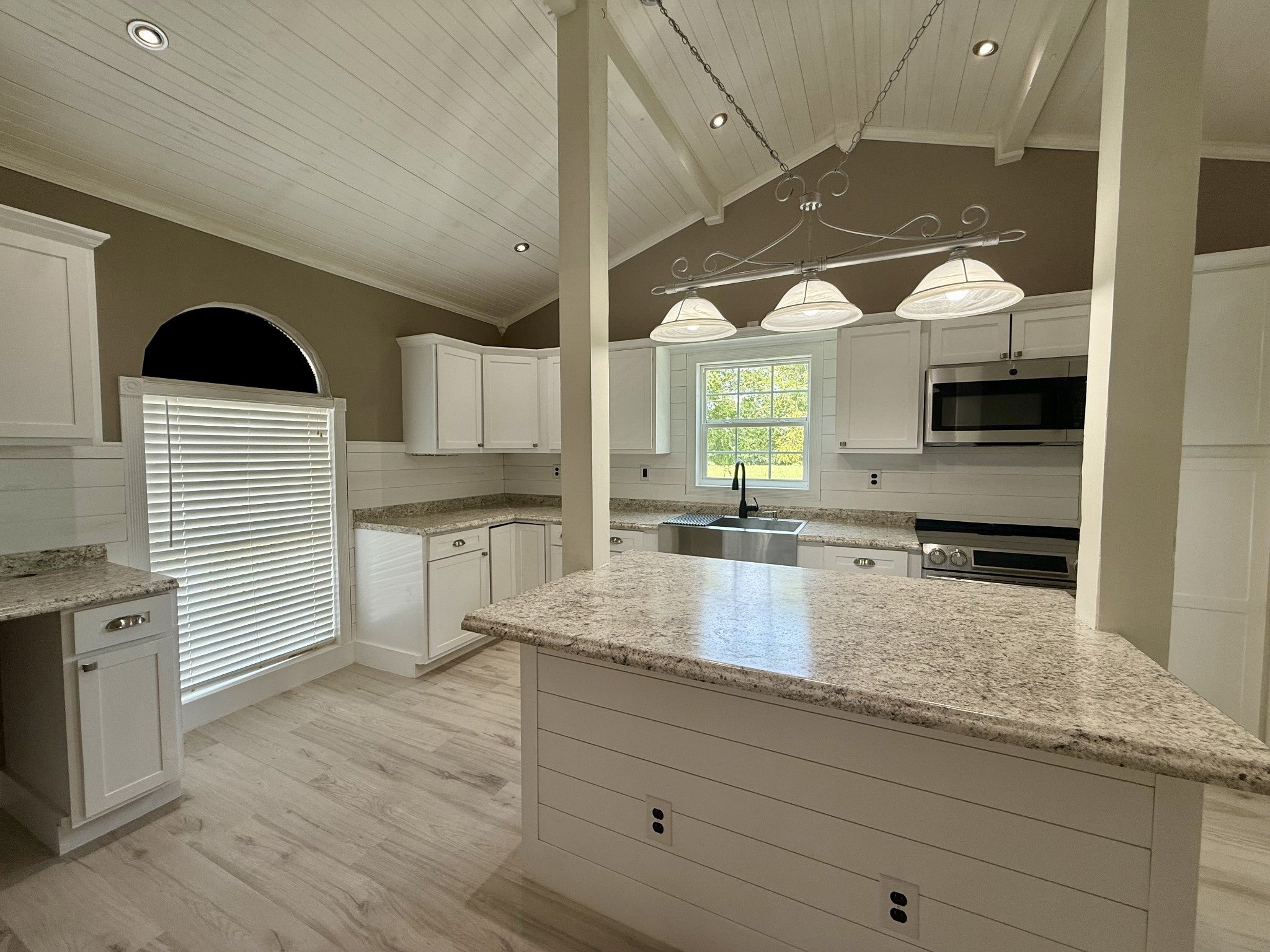 1170 Merry Oaks Rd