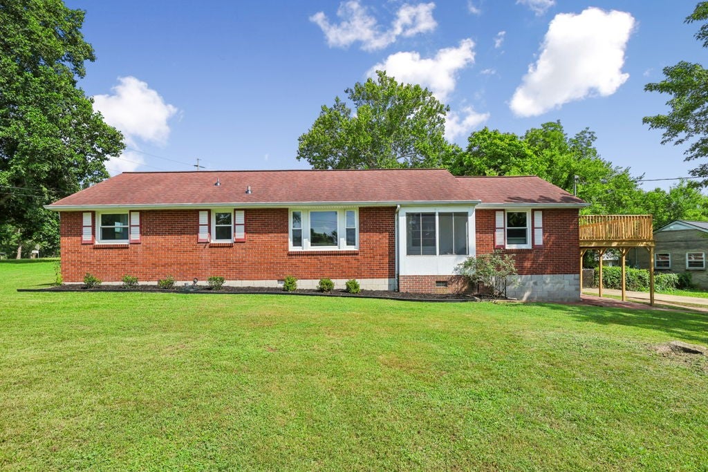 900 Radford Dr