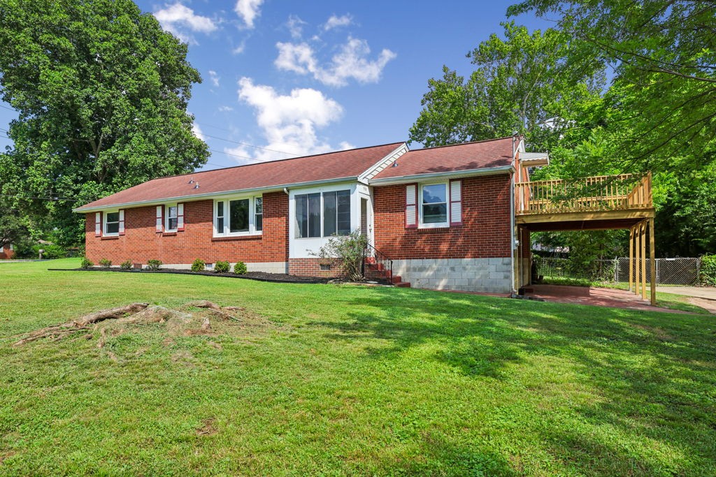 900 Radford Dr