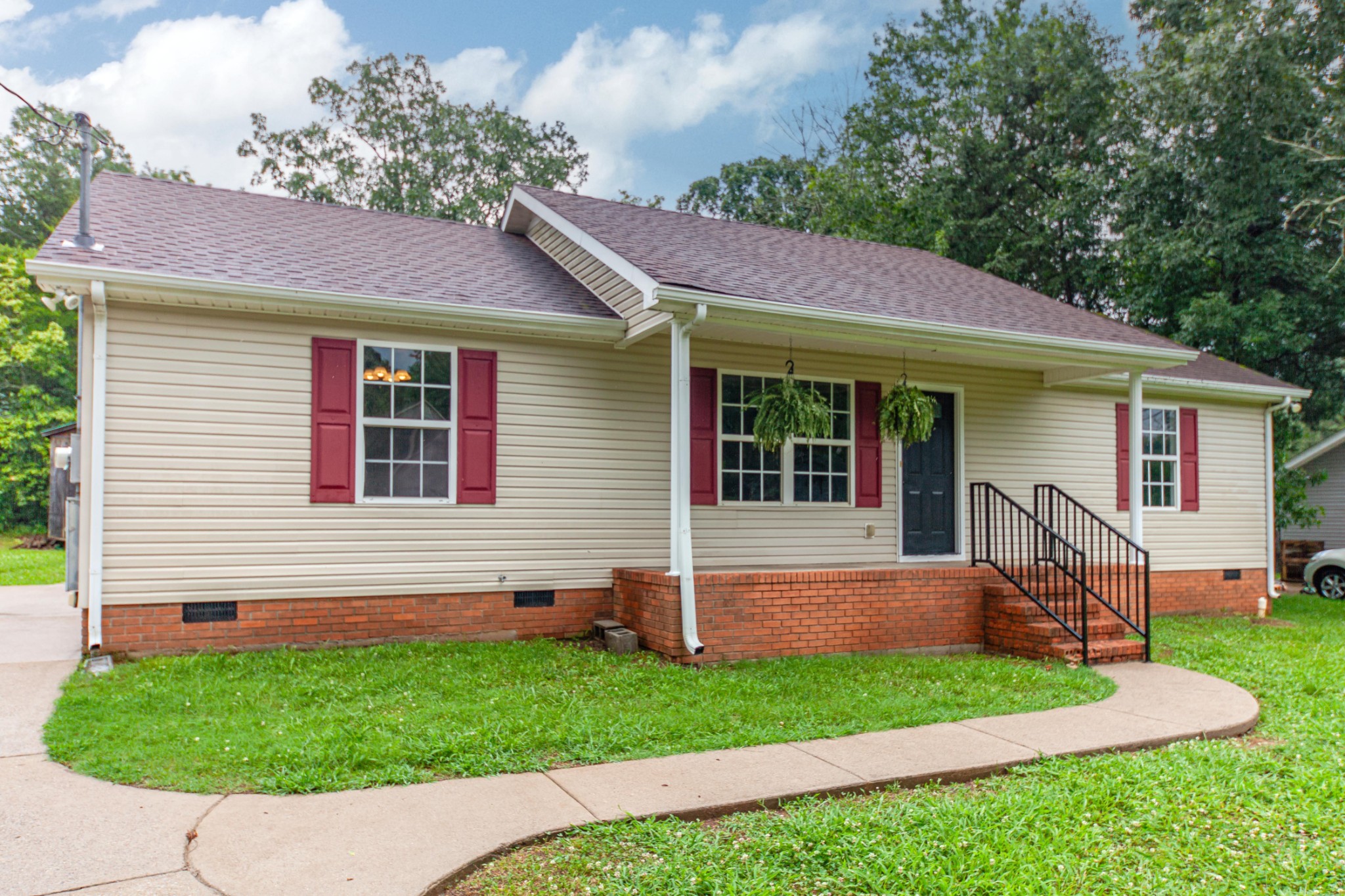 1513 Rebecca Dr