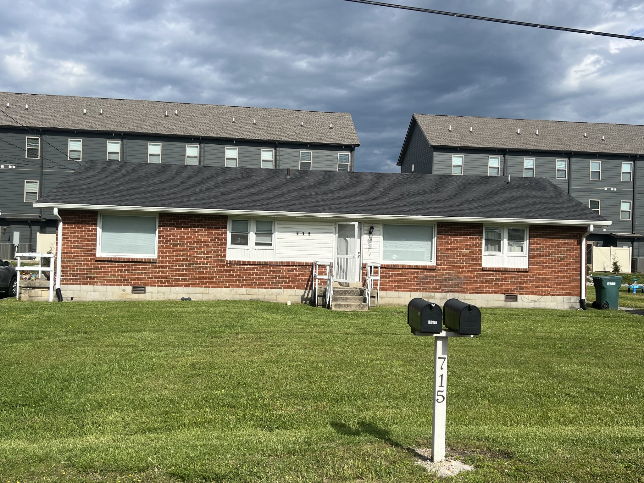 713 Kent Dr