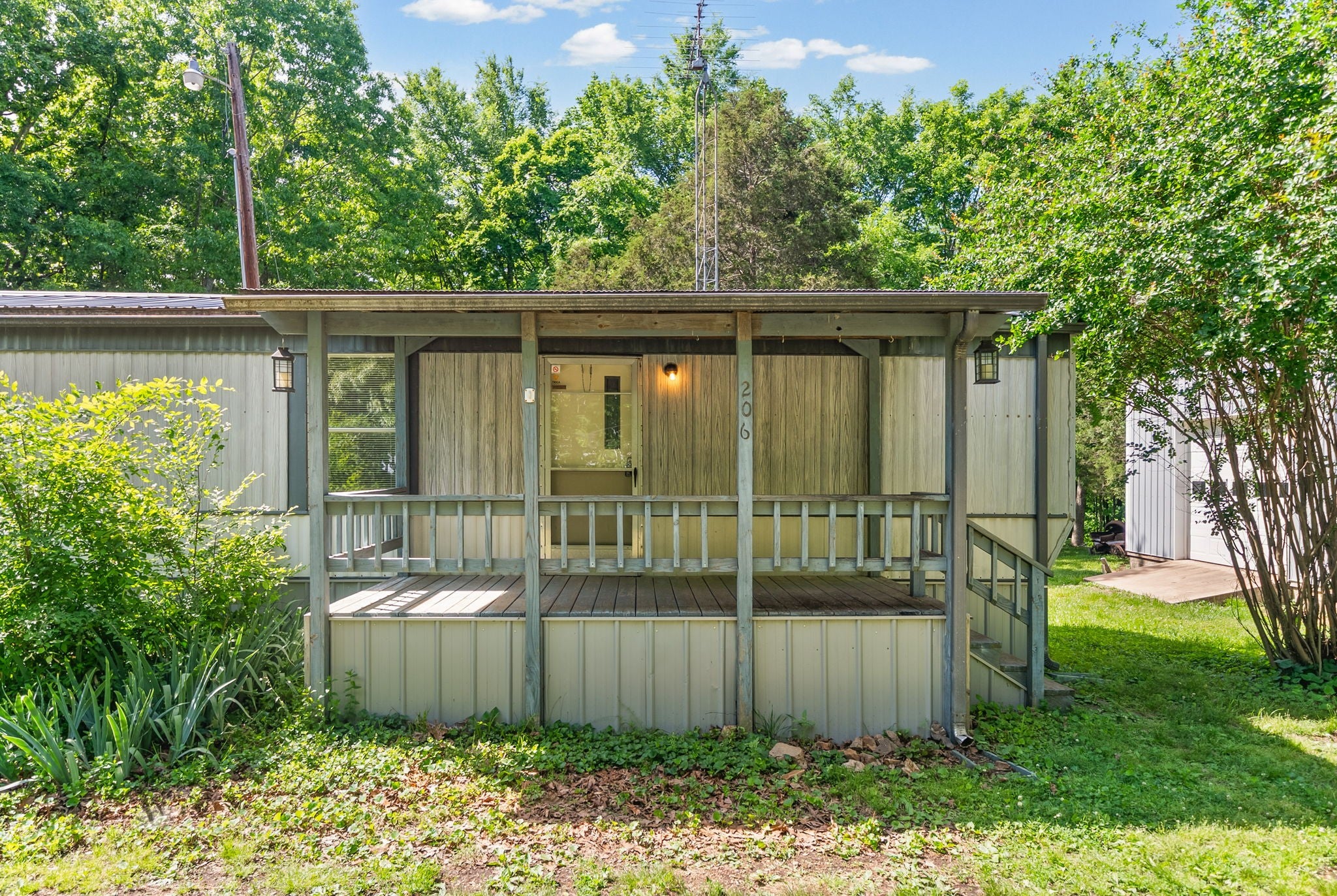 206 Boat Dock Rd