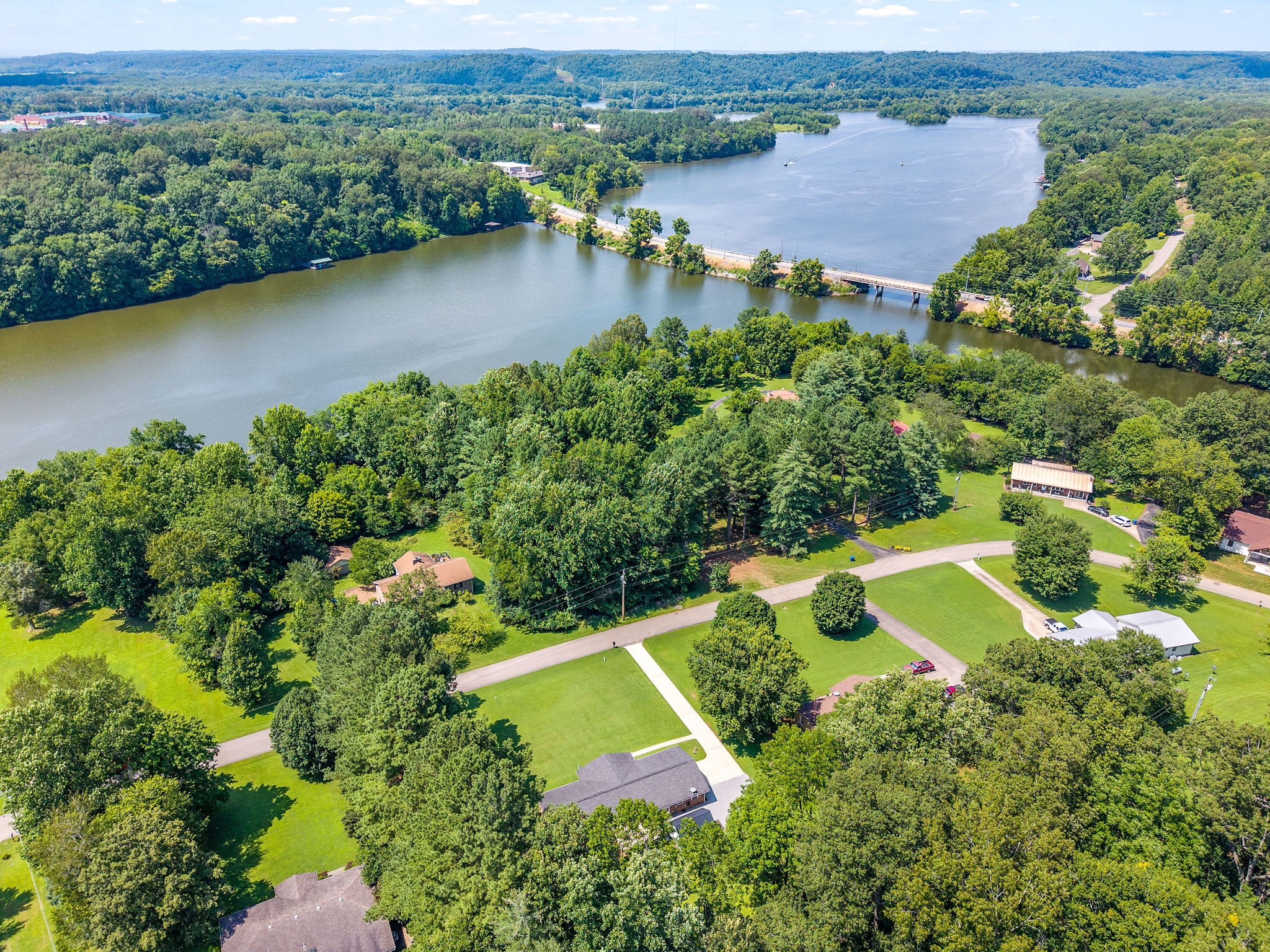 426 Lakeland Dr