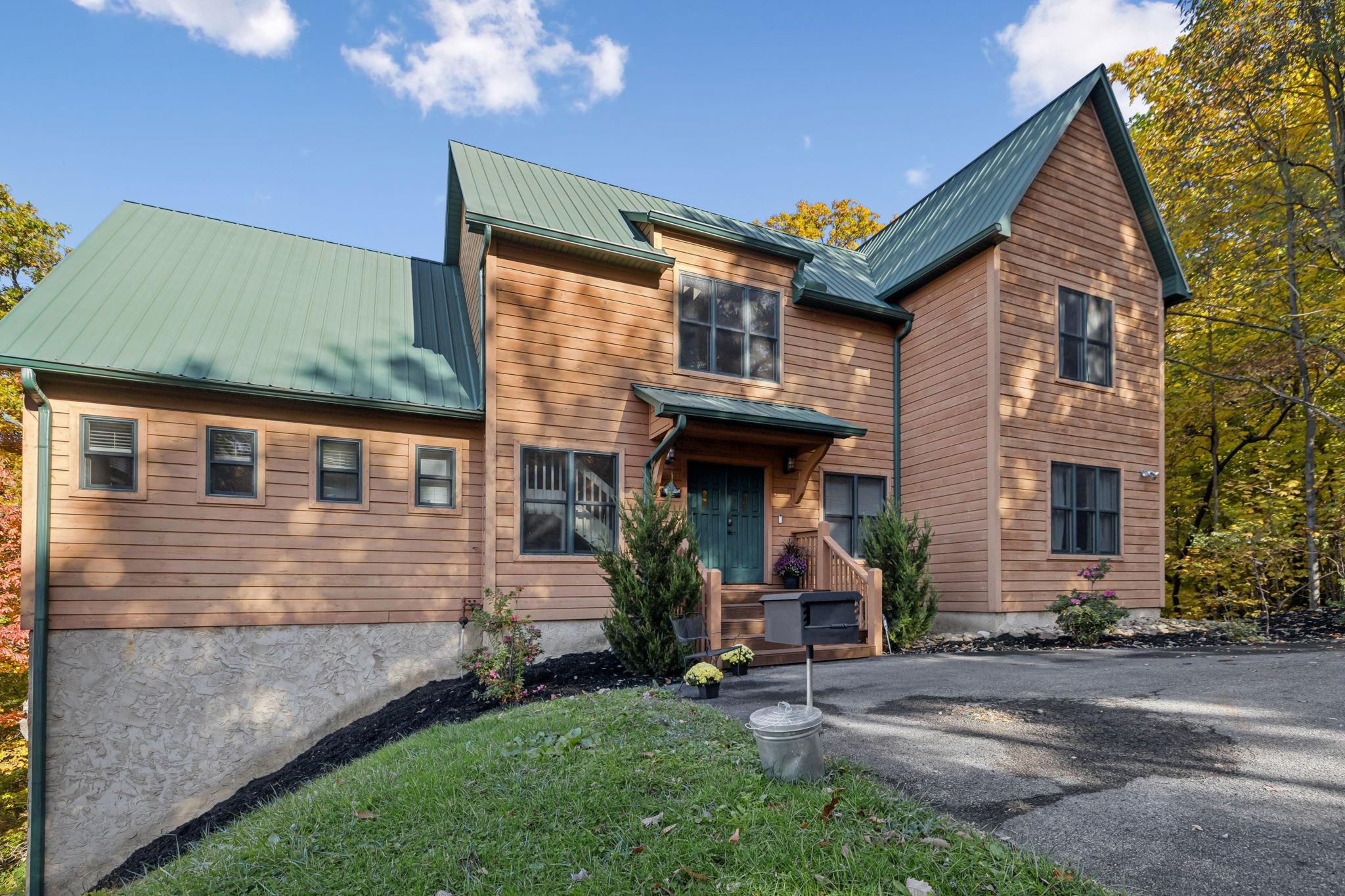 Photo 1 of 43 — 3715 Cinnamon Way, Sevierville, TN 37862