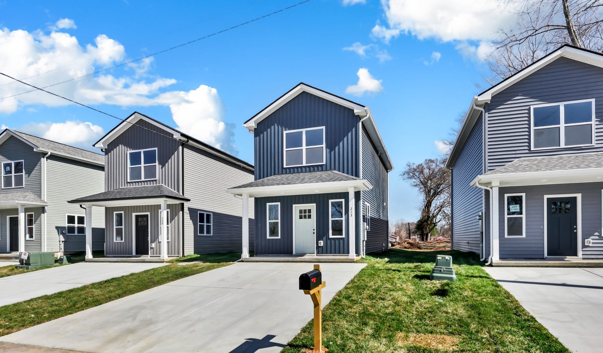 213 Robert St