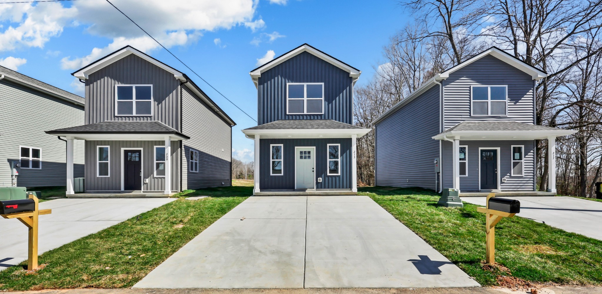 213 Robert St