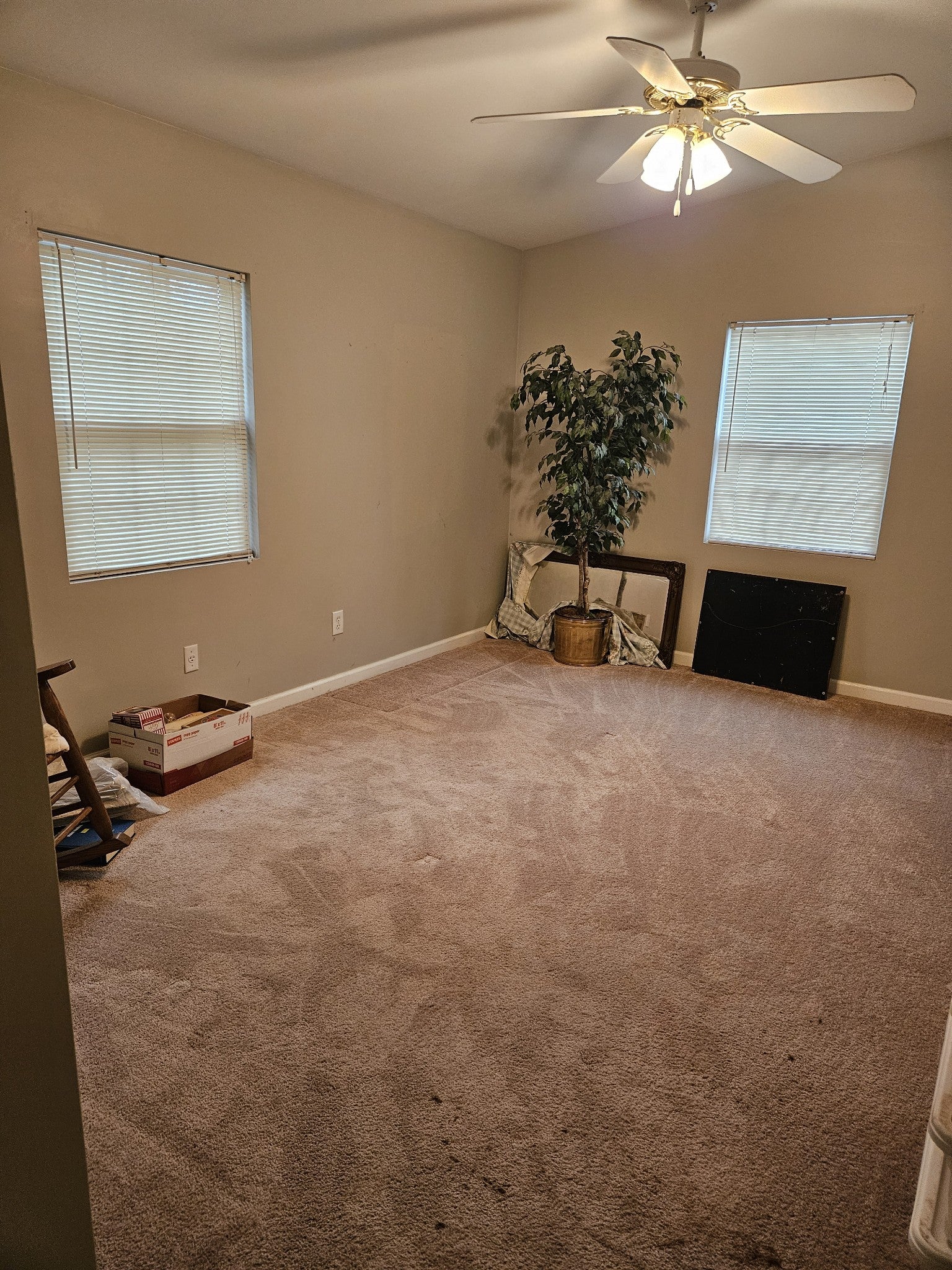 612 W End Cir