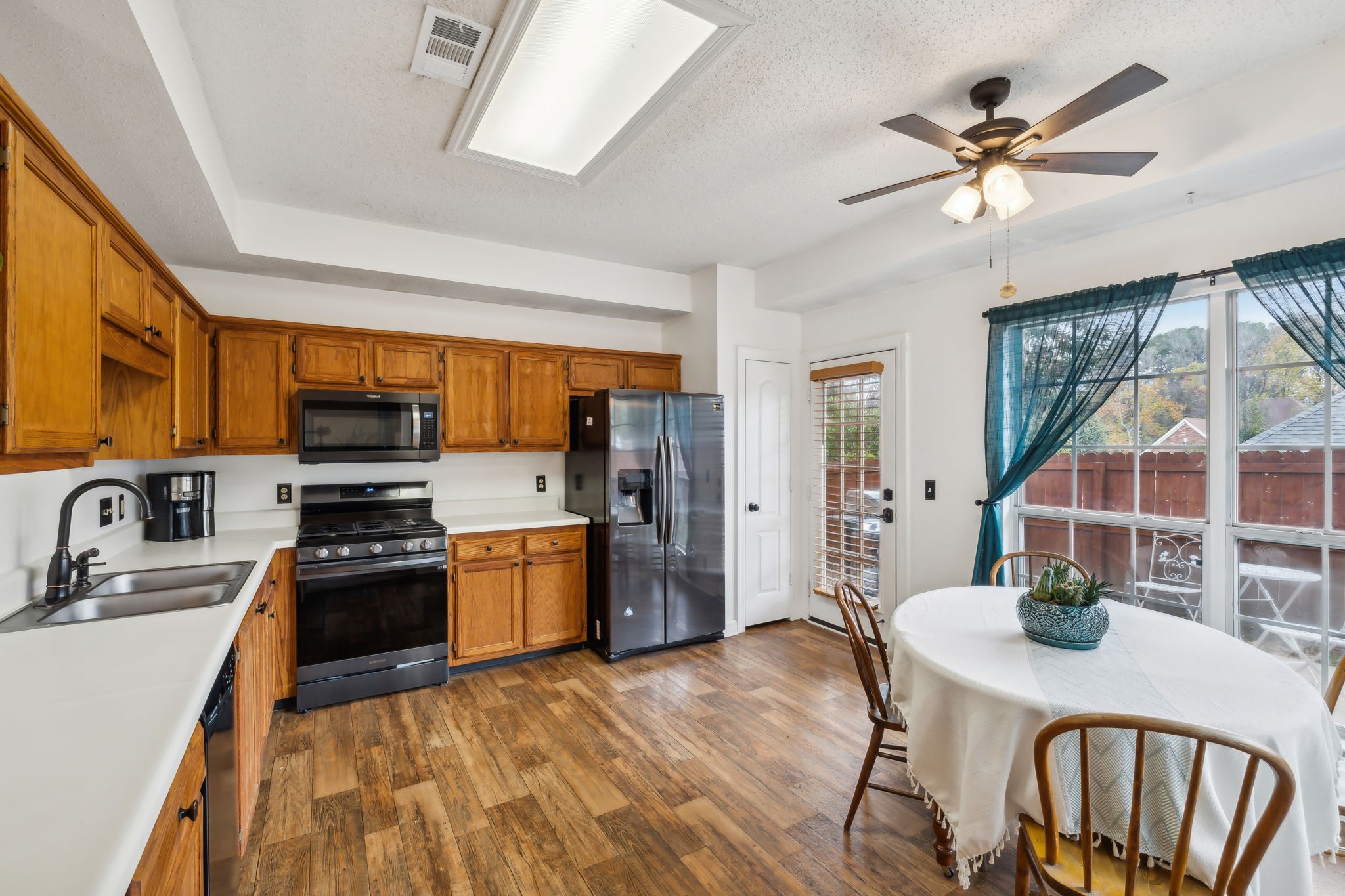 Hermitage, Tennessee 37076, United States, 3 Bedrooms Bedrooms, ,2 BathroomsBathrooms,Residential,Pending,33775