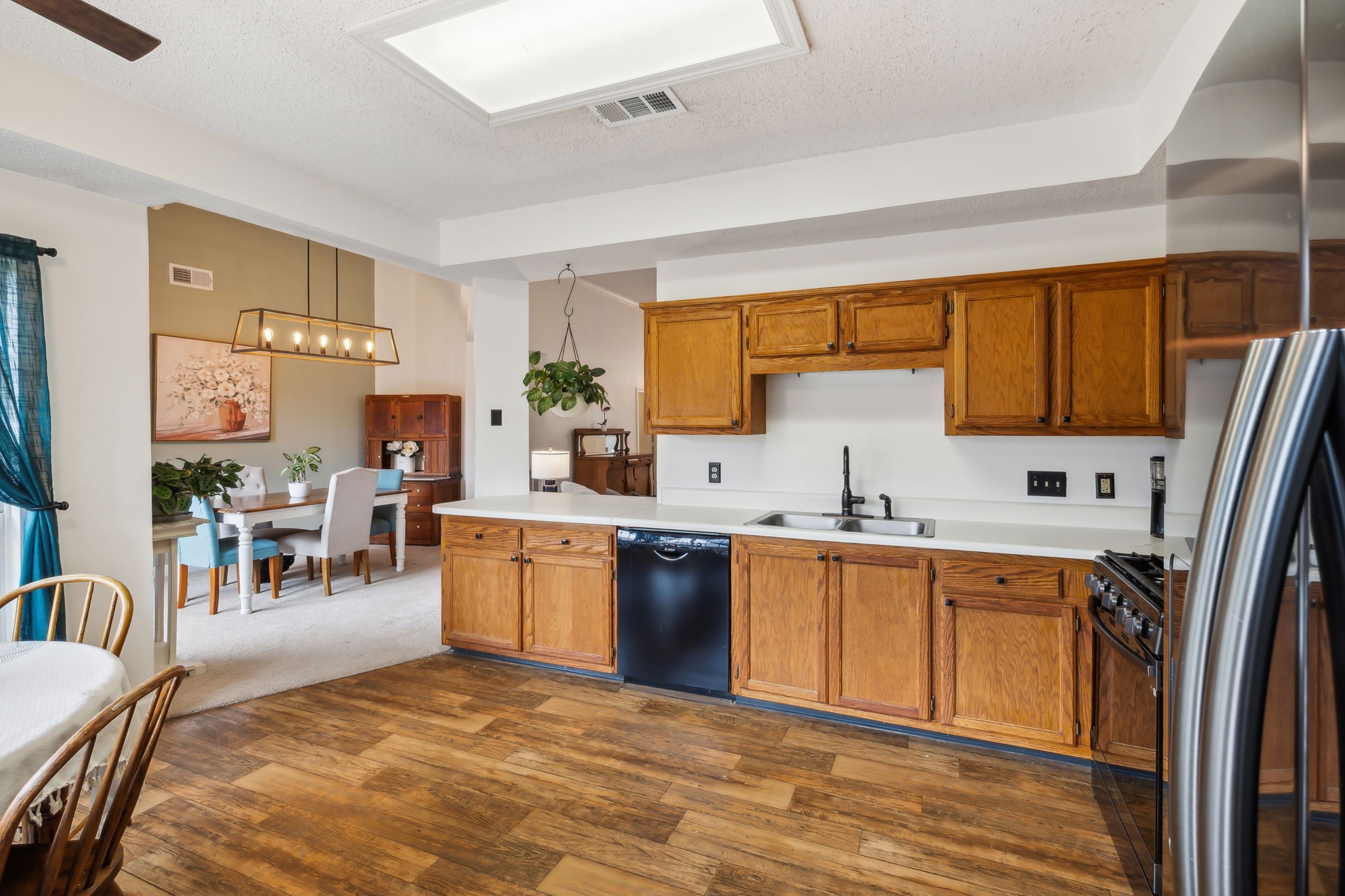 Hermitage, Tennessee 37076, United States, 3 Bedrooms Bedrooms, ,2 BathroomsBathrooms,Residential,Pending,33775