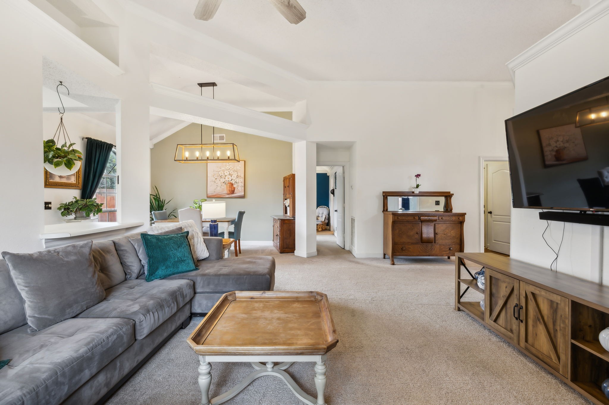 Hermitage, Tennessee 37076, United States, 3 Bedrooms Bedrooms, ,2 BathroomsBathrooms,Residential,Pending,33775