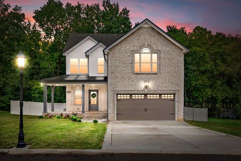 1327 Morning Star Dr Clarksville TN 37042