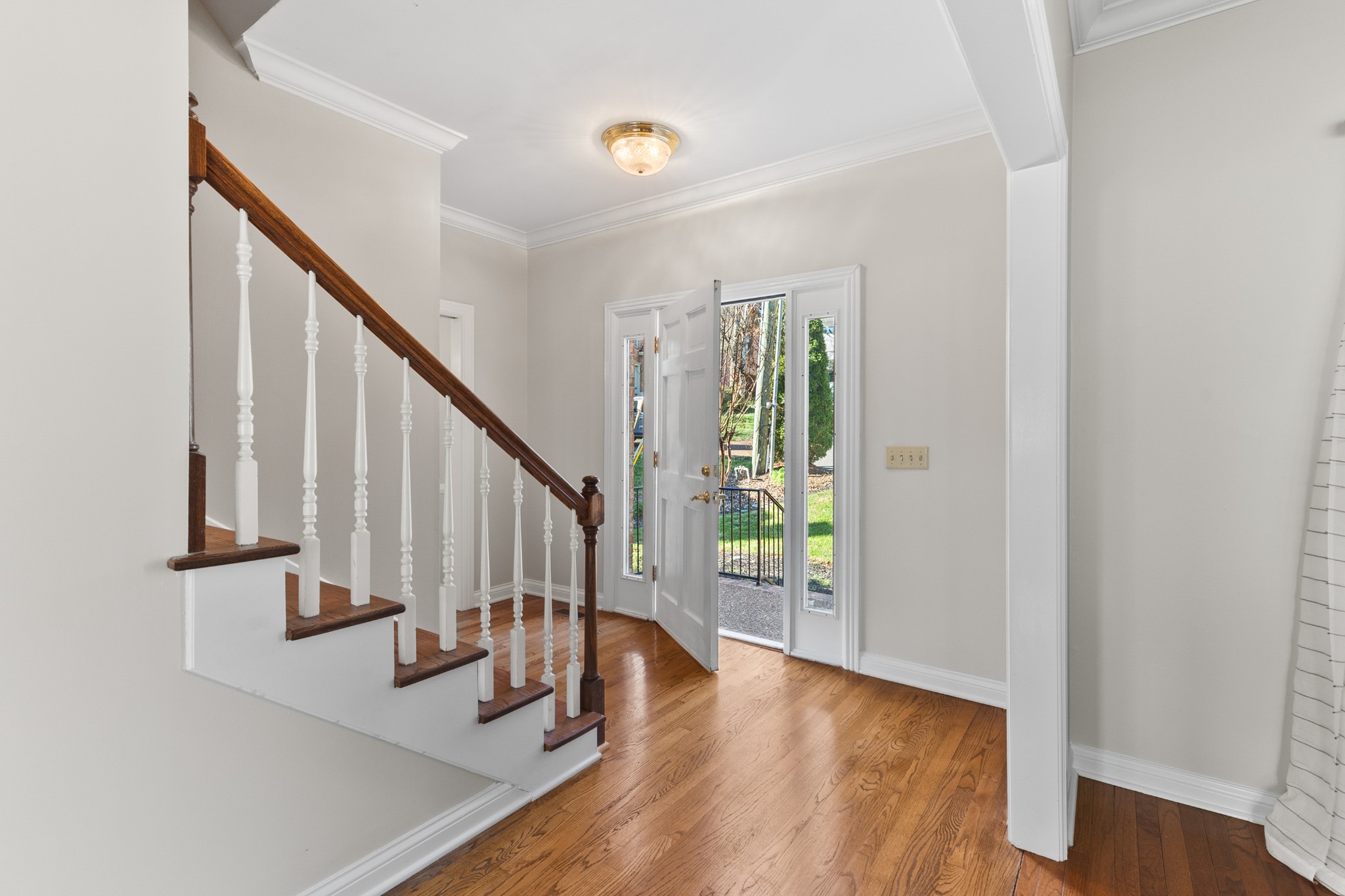 812 Deer Foot Ct