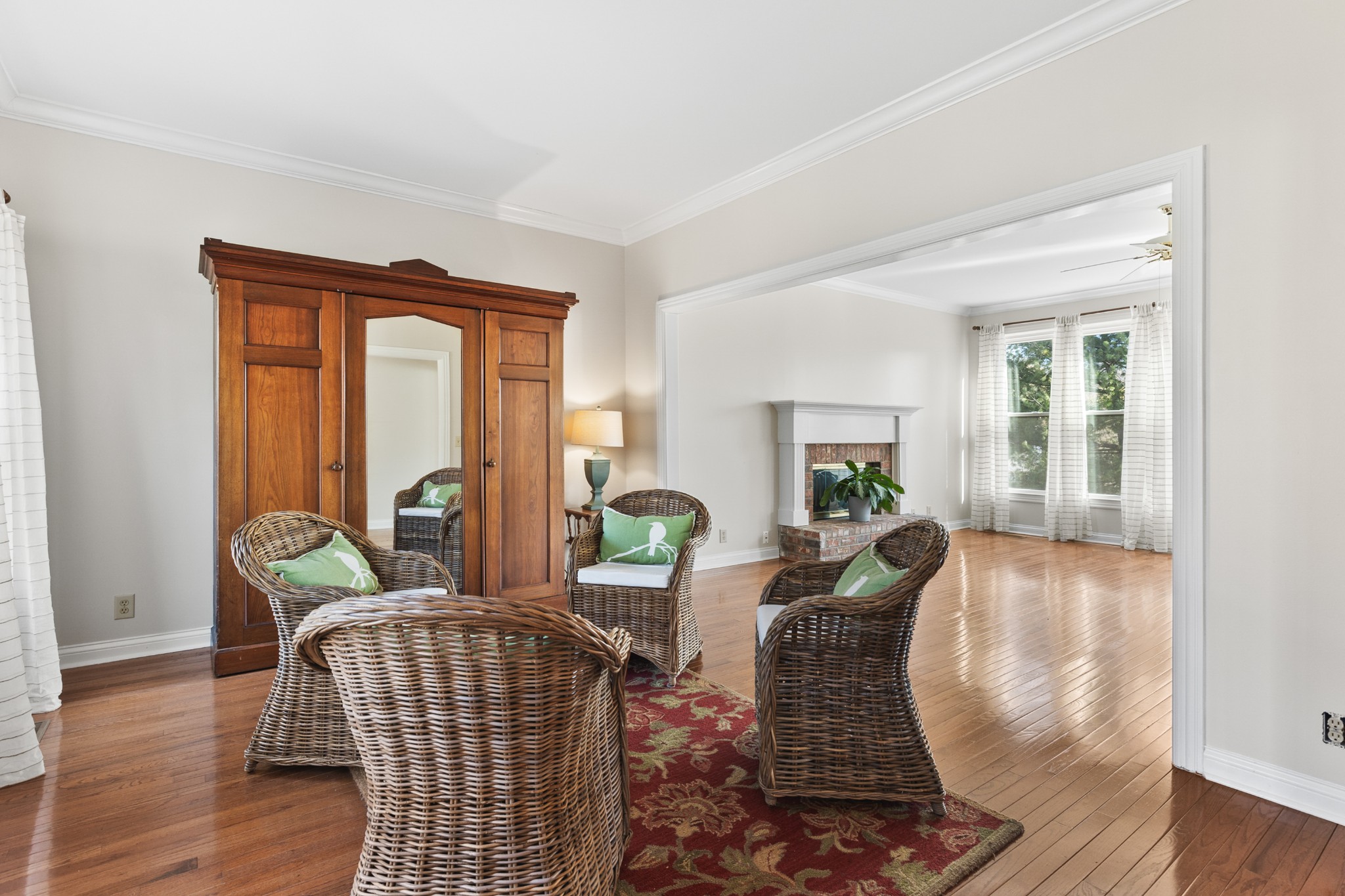 812 Deer Foot Ct