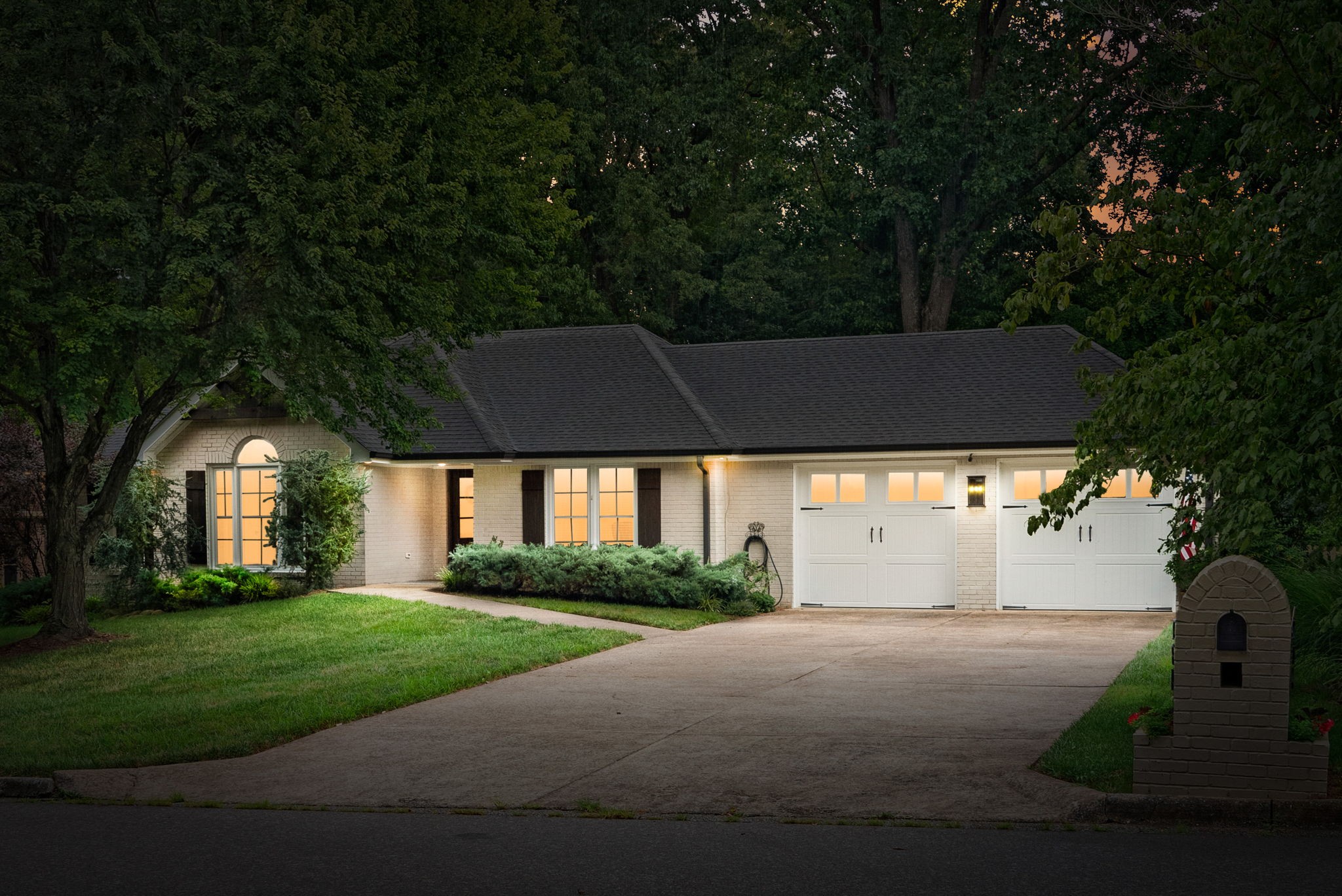 234 Longwood Ln