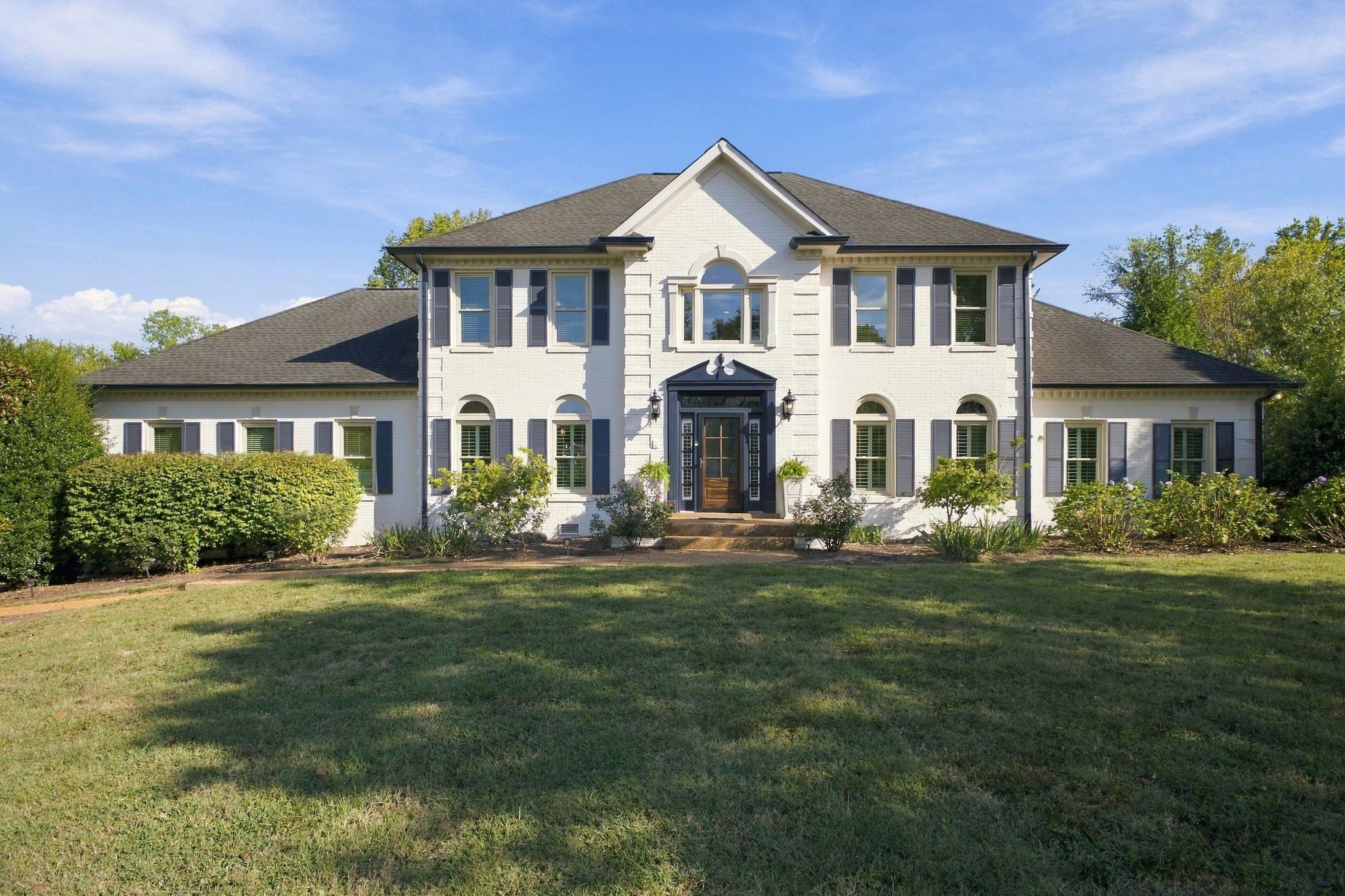 1412 Arrowhead Dr