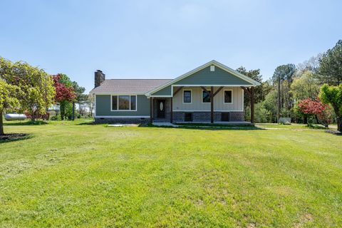 1596 Railroad Bed Rd Collinwood TN 38450