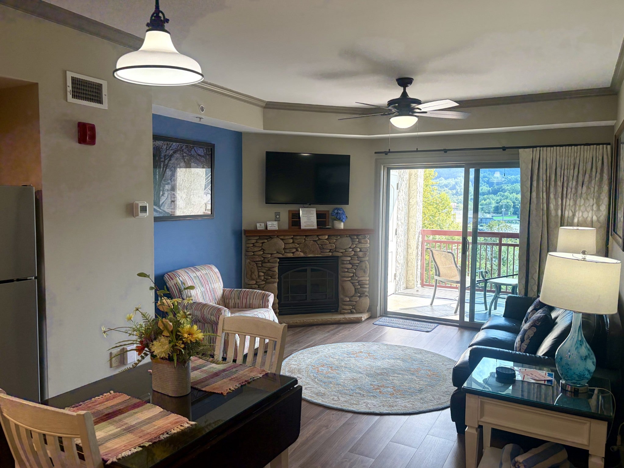 212 Dollywood Lane 445