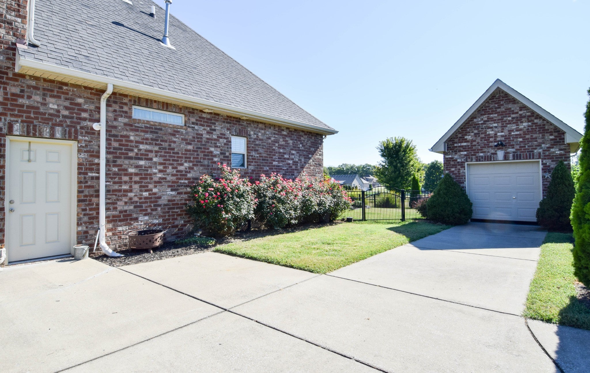 1021 Double Tree Ln