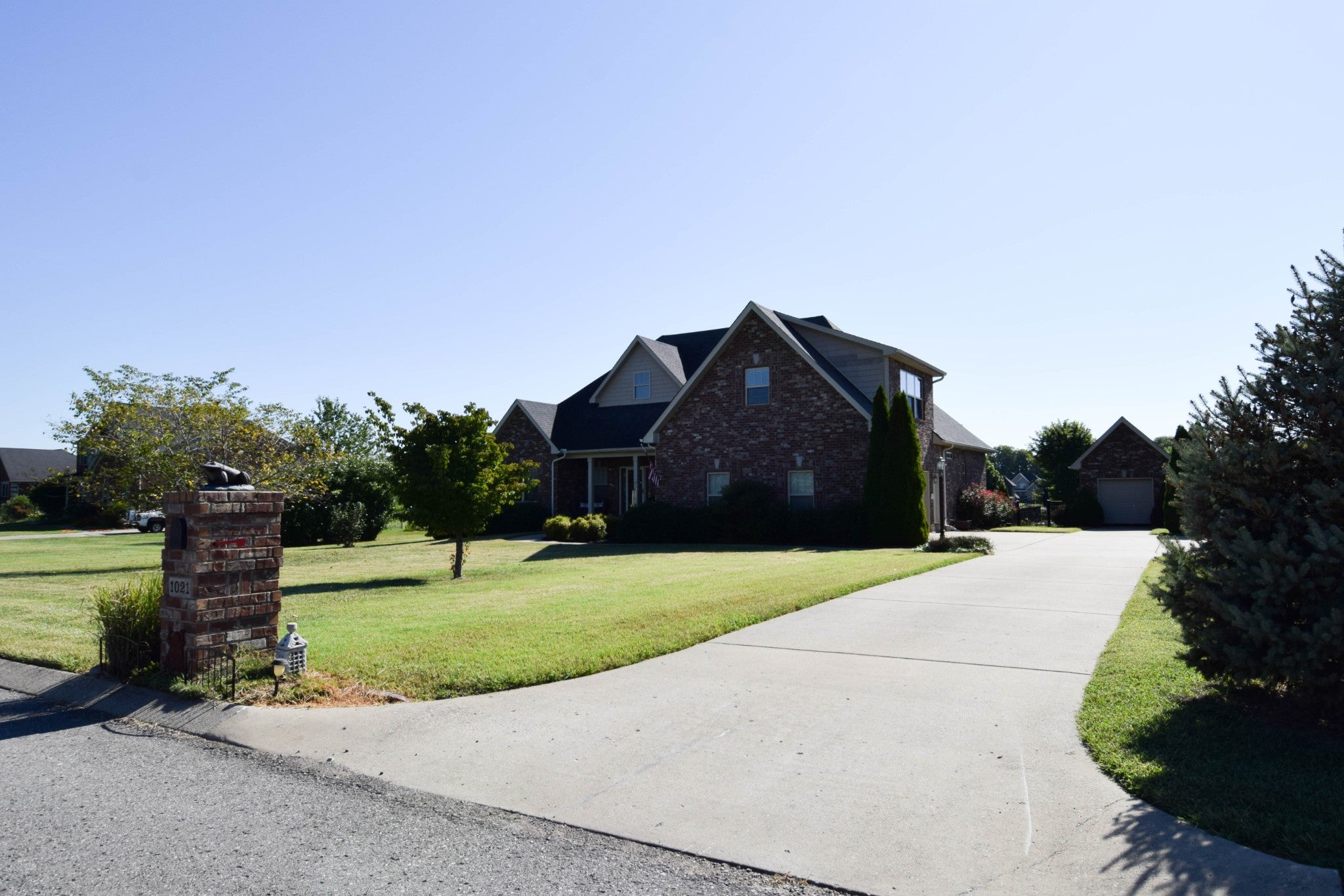 1021 Double Tree Ln