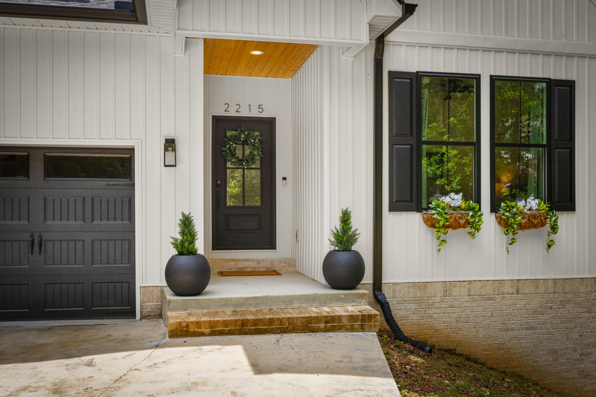 2215 Saunders Road