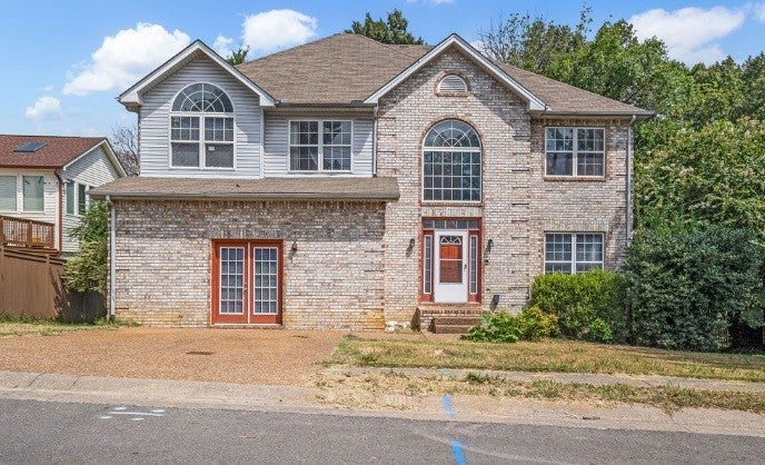4.0-bed rental at 3905 Waterford Way
