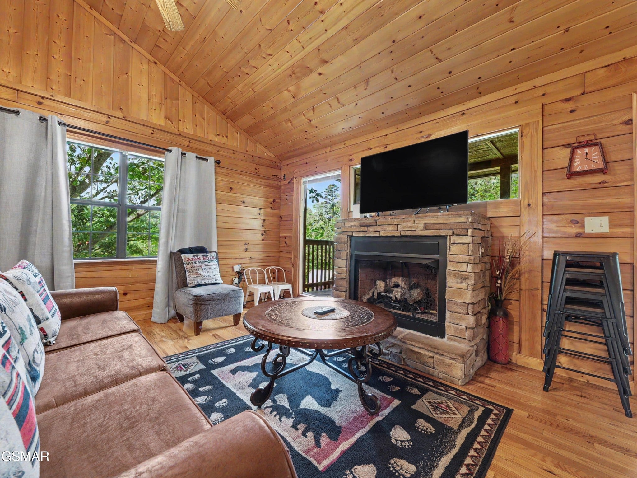 1609 Pinewood Way