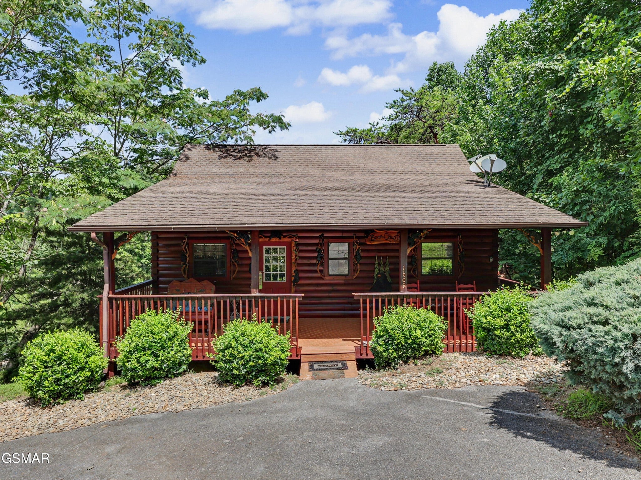 1609 Pinewood Way