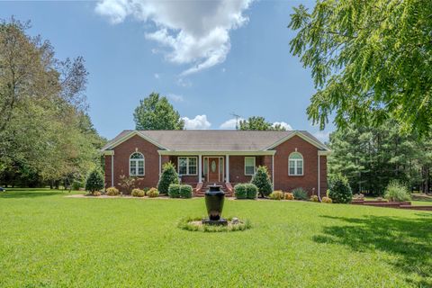 2545 Fall River Rd Leoma TN 38468