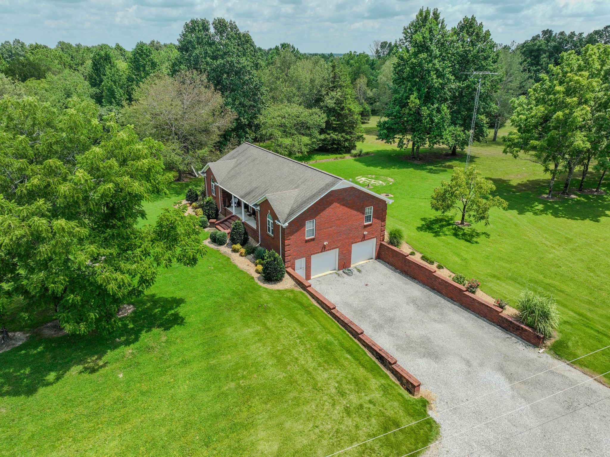 2545 Fall River Rd