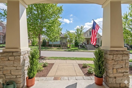 2976 Americus Dr