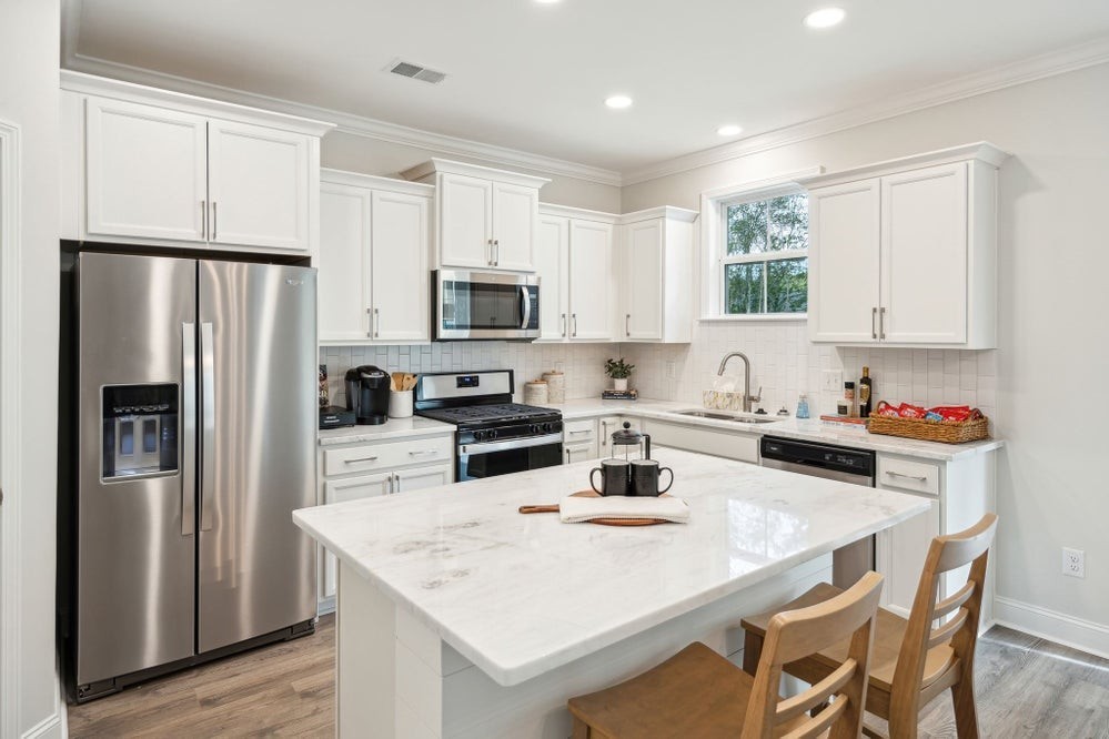 1417 Charles Dr