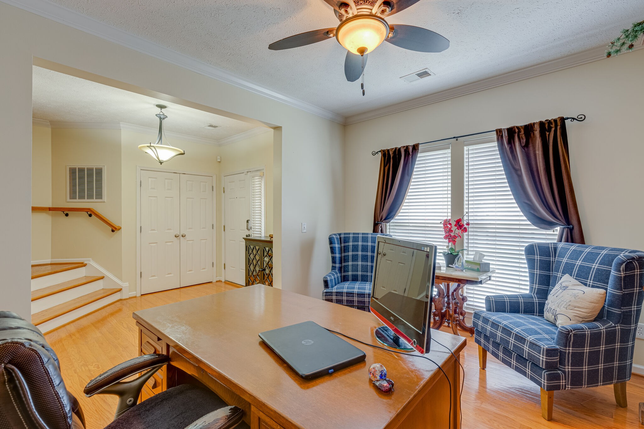 Photo 8 of 41 of 1512 Callender Rd house