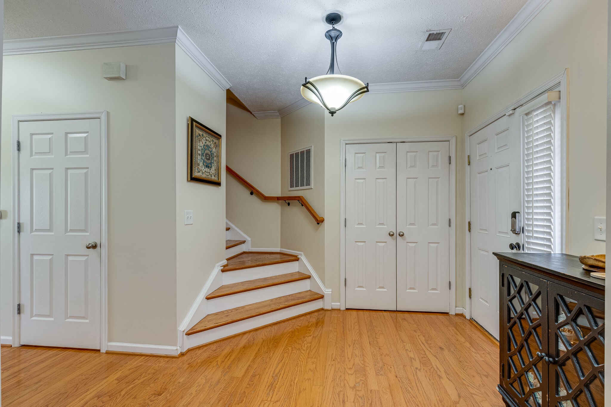 Photo 6 of 41 of 1512 Callender Rd house