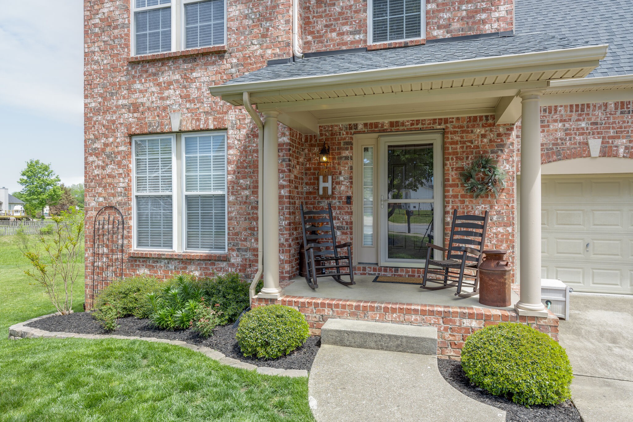 Photo 4 of 41 of 1512 Callender Rd house