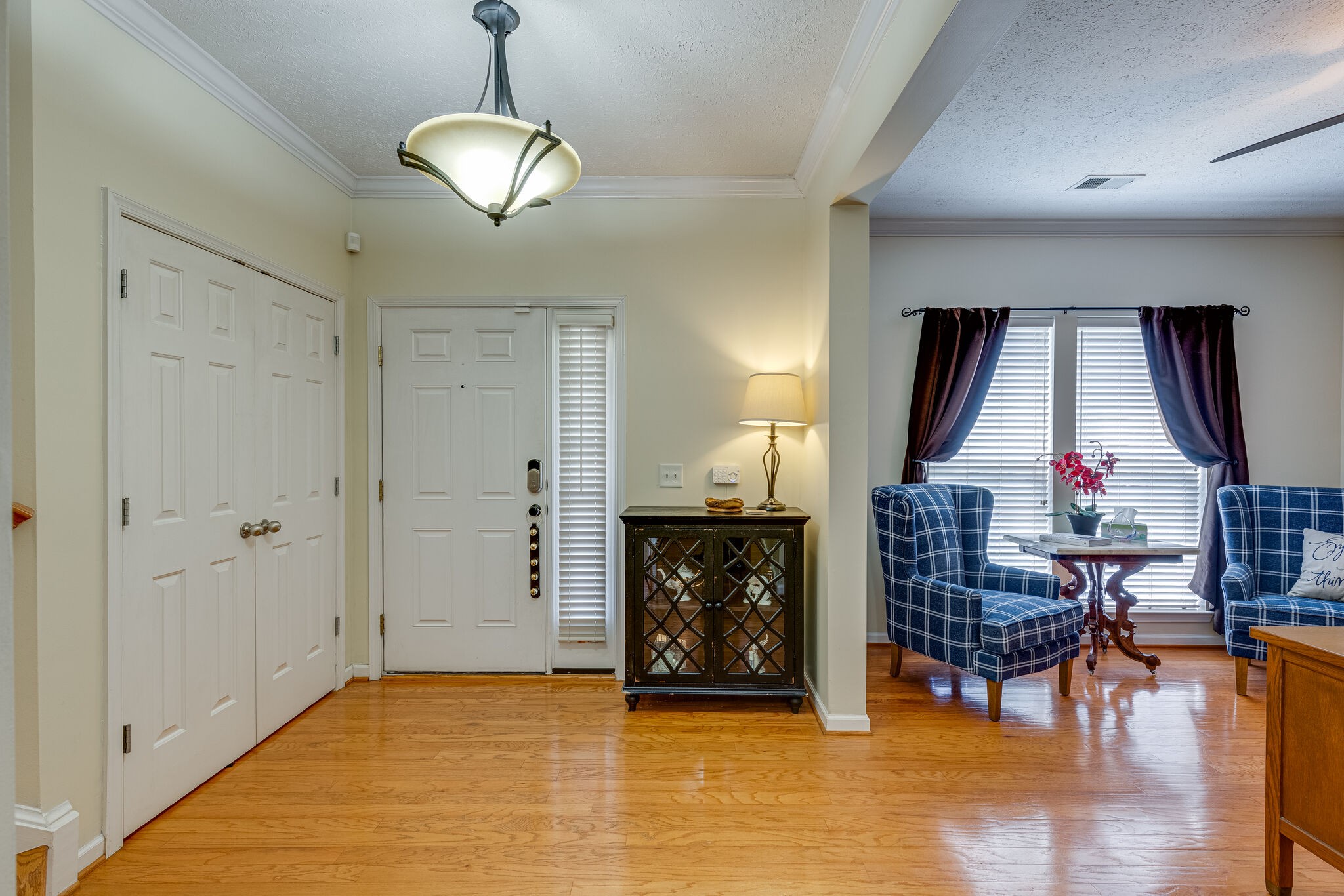 Photo 9 of 41 of 1512 Callender Rd house