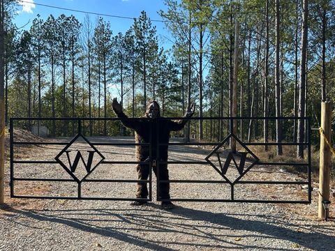 5681 Old Hohenwald Rd Linden TN 37096