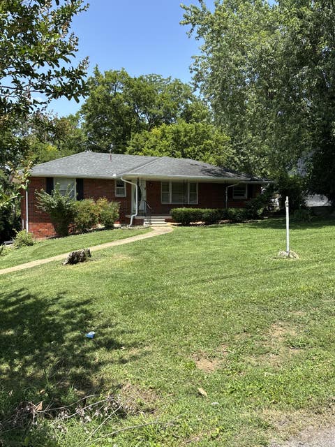 Photo of 131 Robinhood Cir, Hendersonville, TN 37075 (MLS # 3255989)
