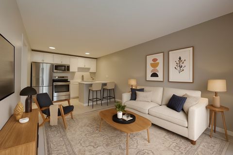 2601 Hillsboro Pike C15 Nashville TN 37212