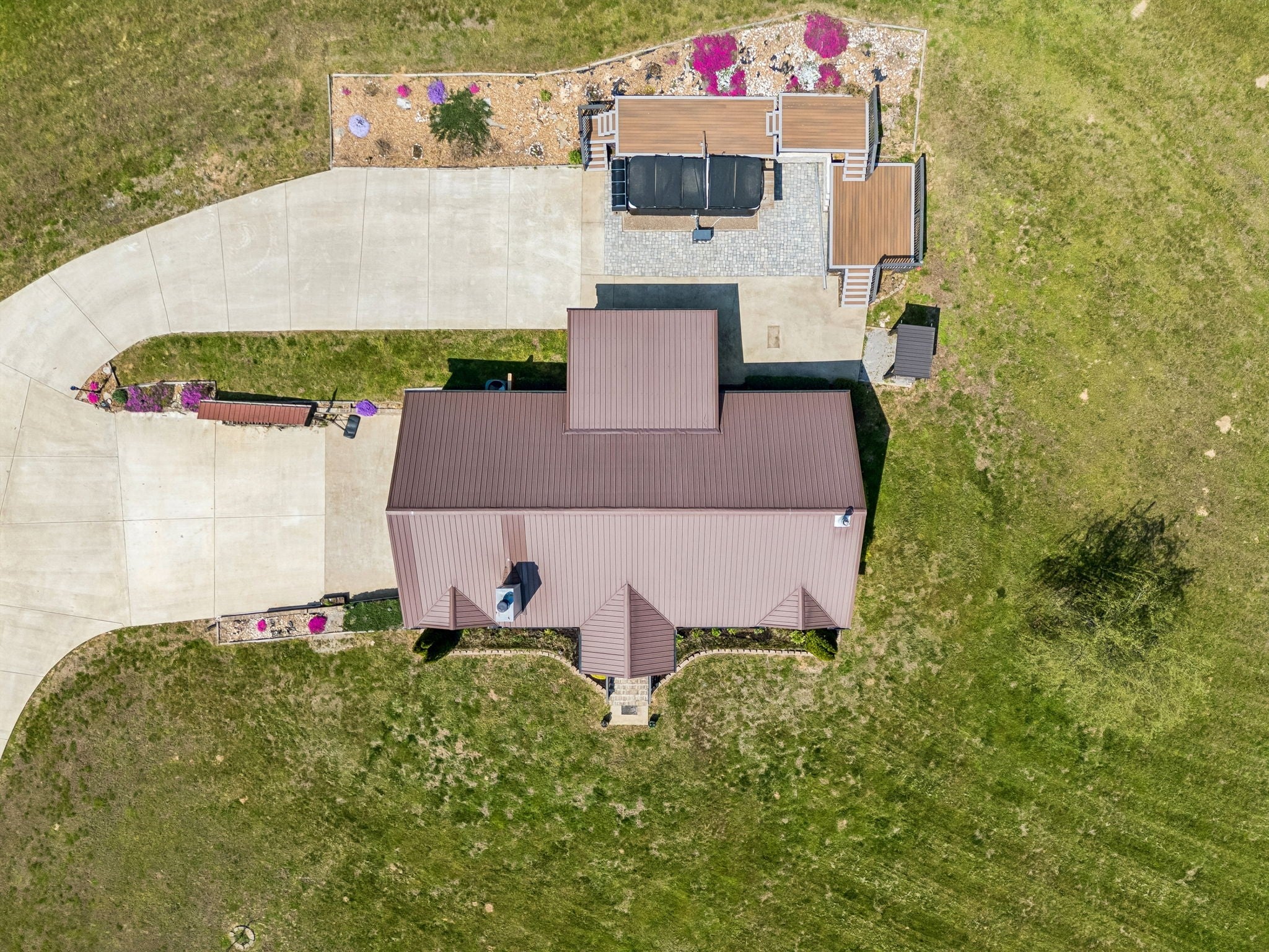 240 Scenic Ct