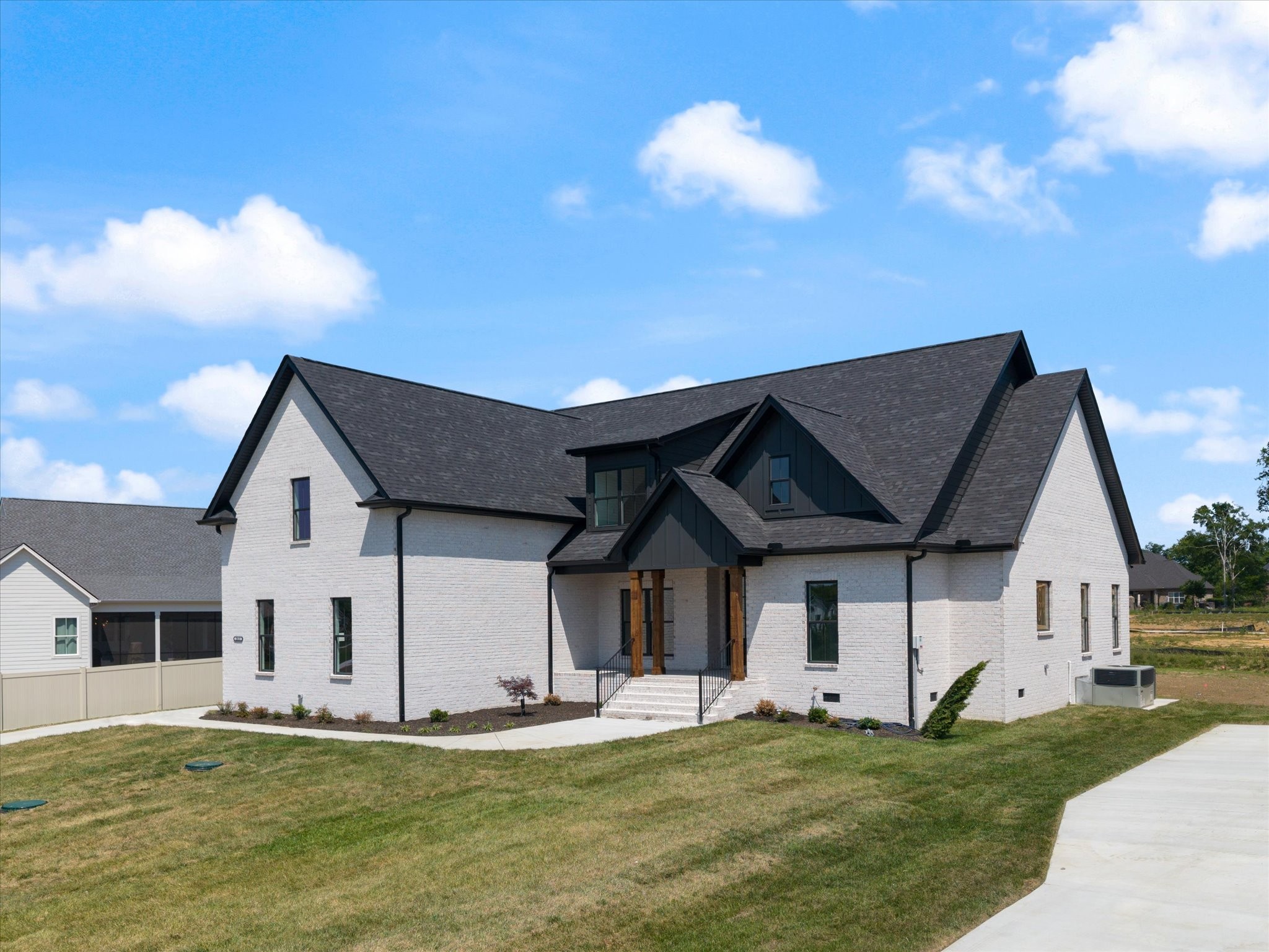 2813 Canfield Dr