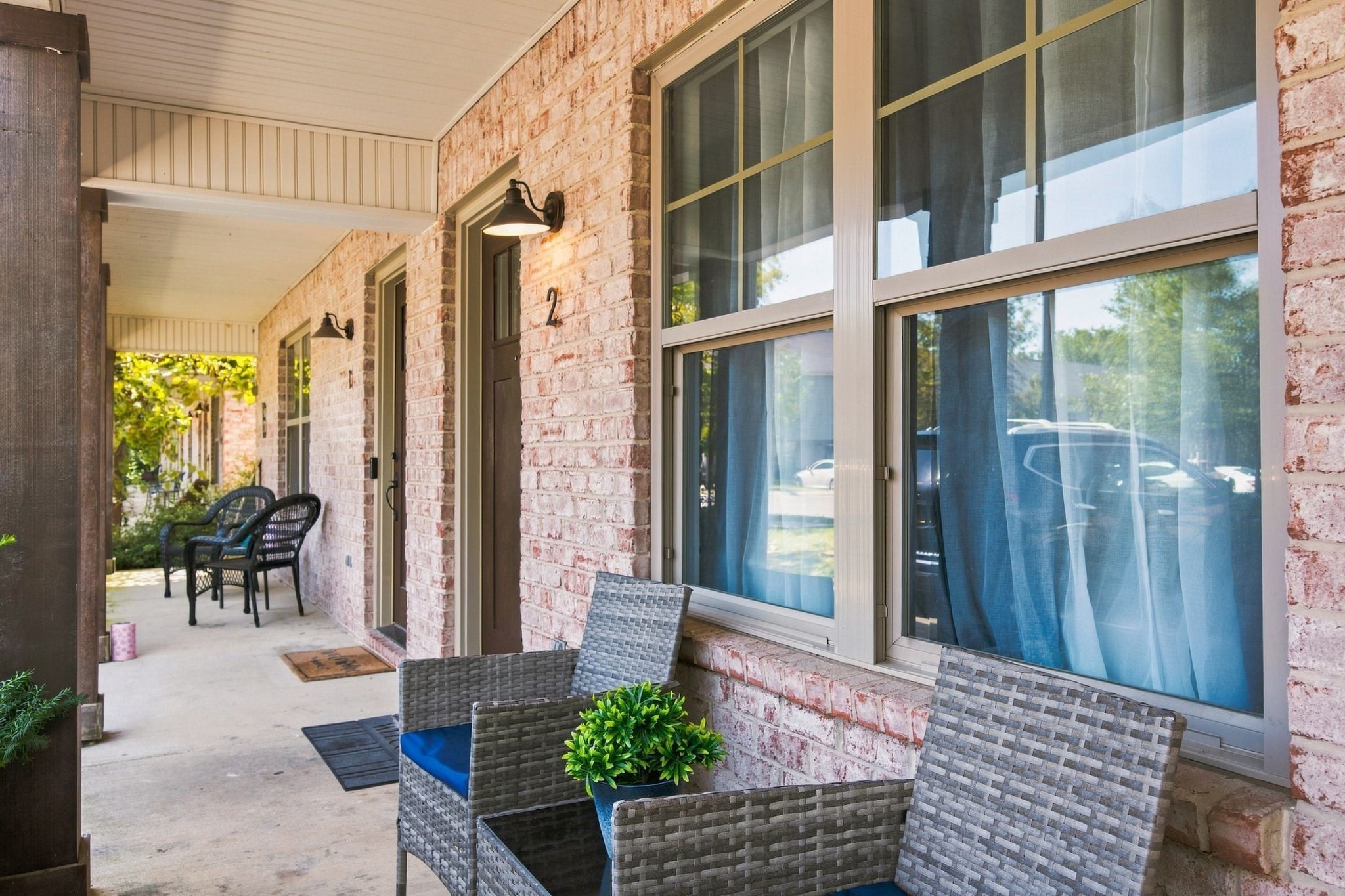 2506 Main St E B2