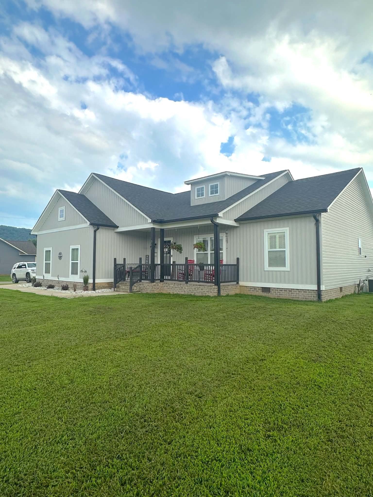 311 Autumn Hills Dr