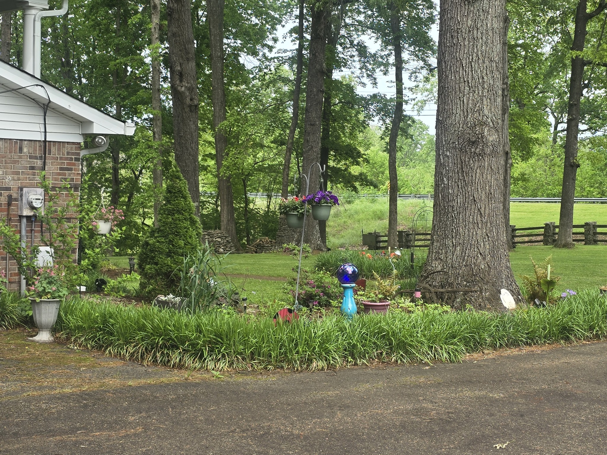 1311 Academy Rd