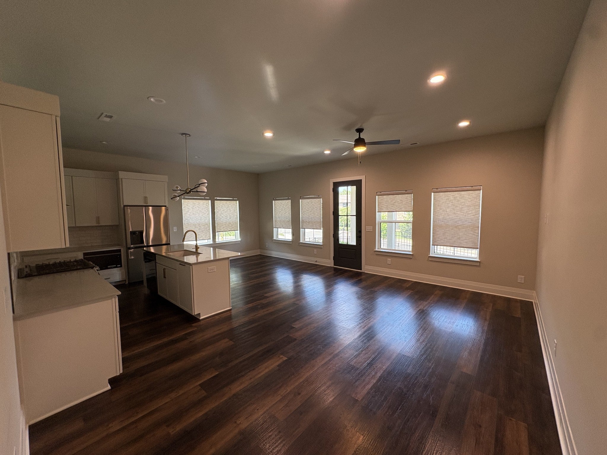 1201 Valerie Ln