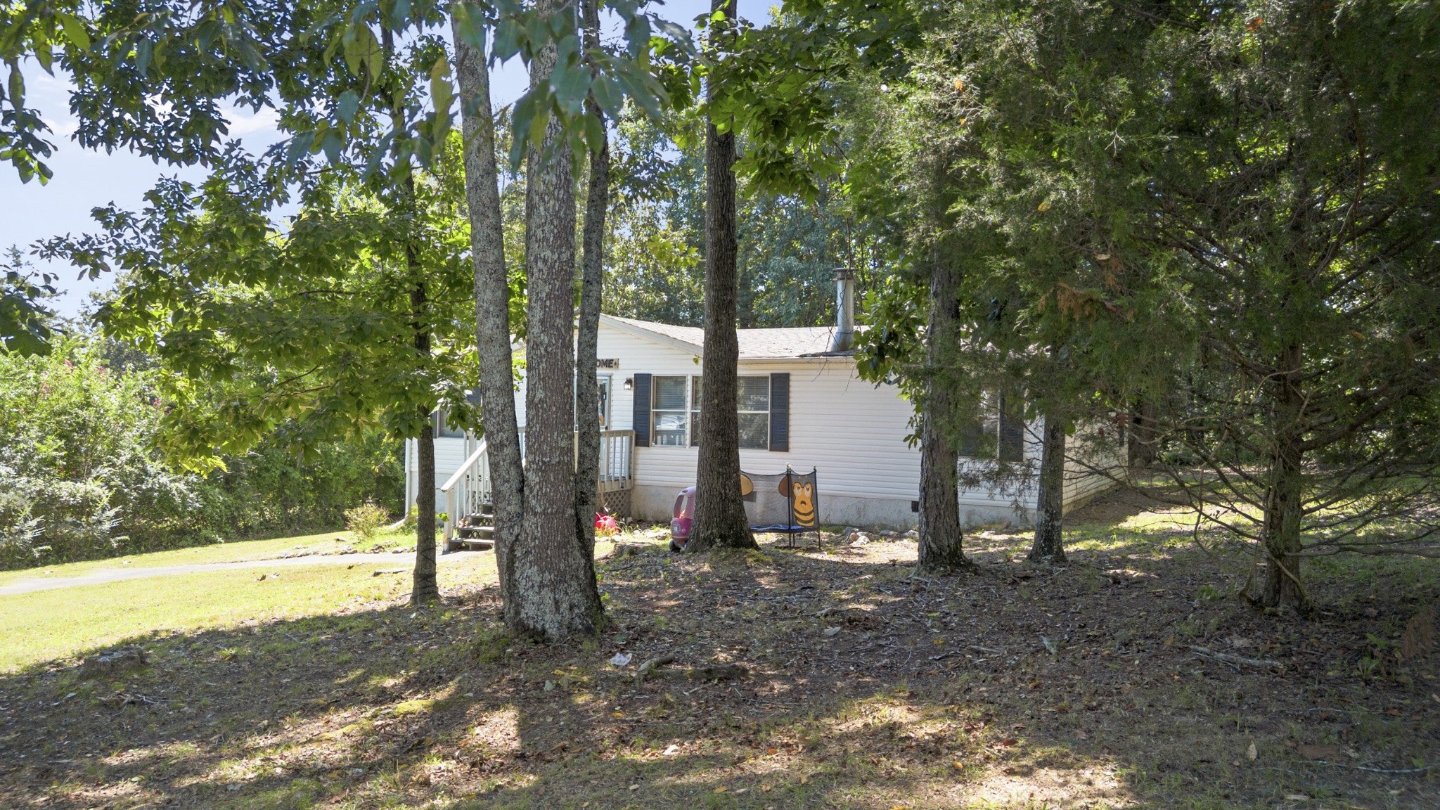 210 W Meadows Ln NE