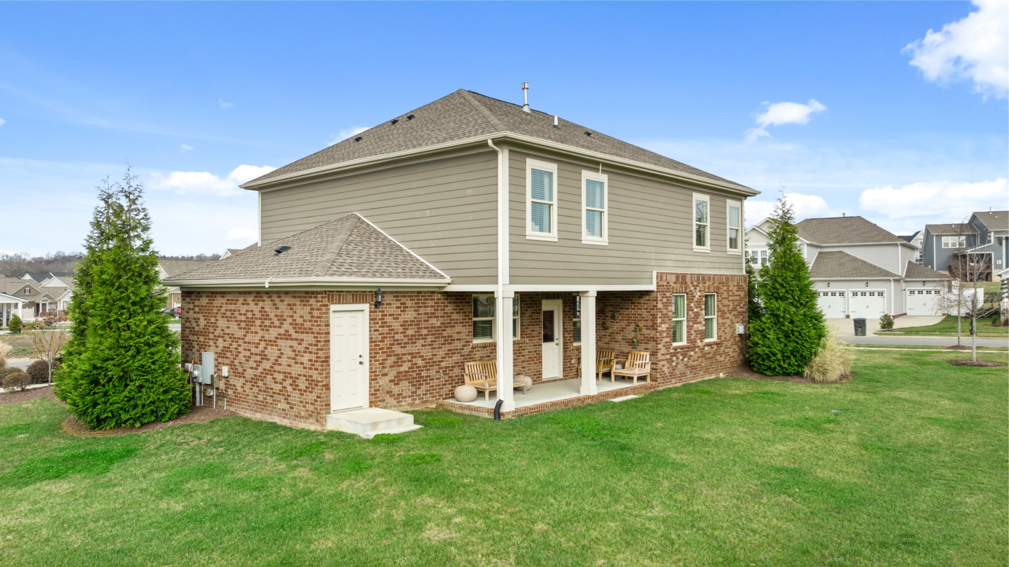 312 Whispering Pines Ln