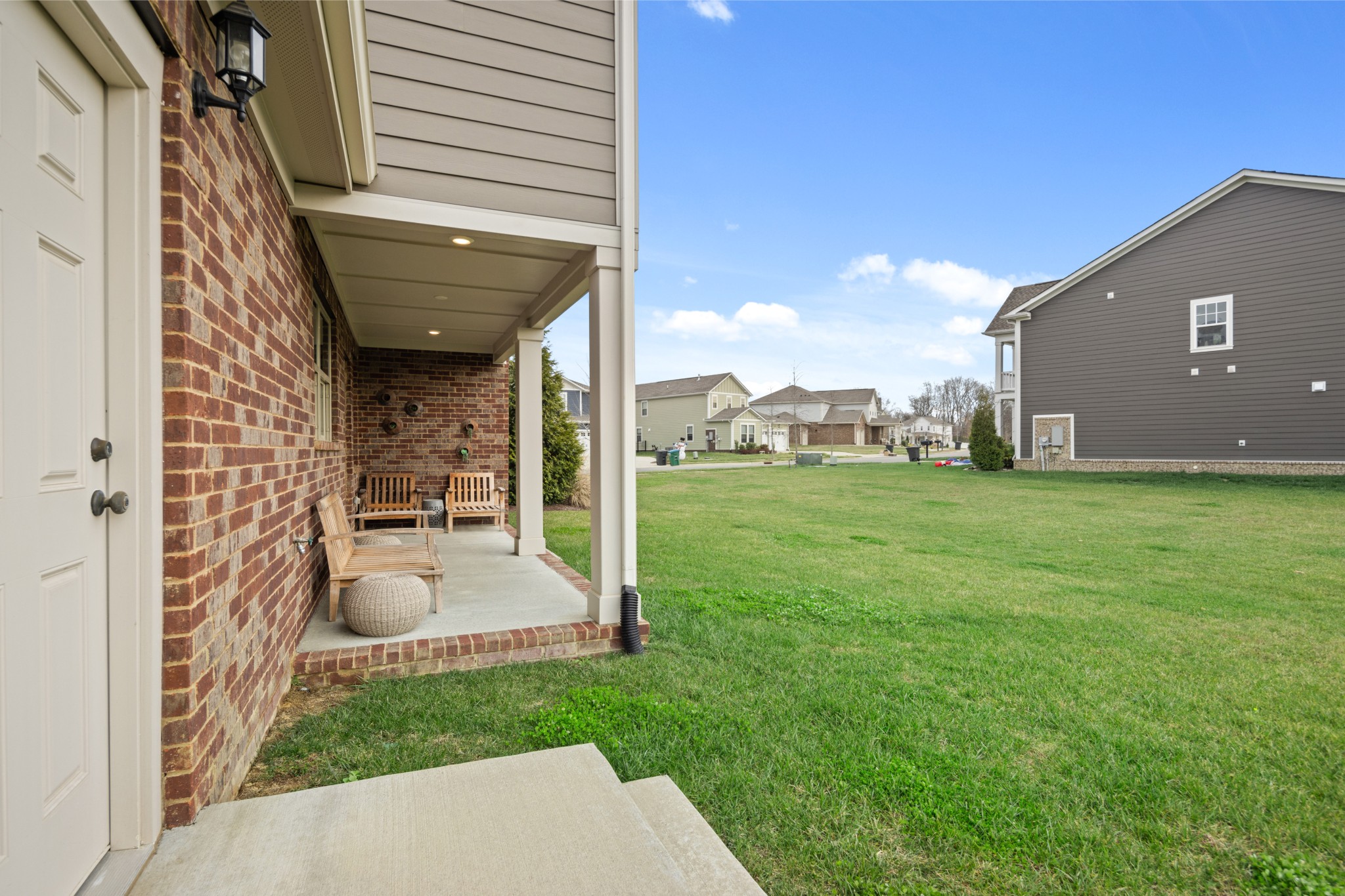 312 Whispering Pines Ln