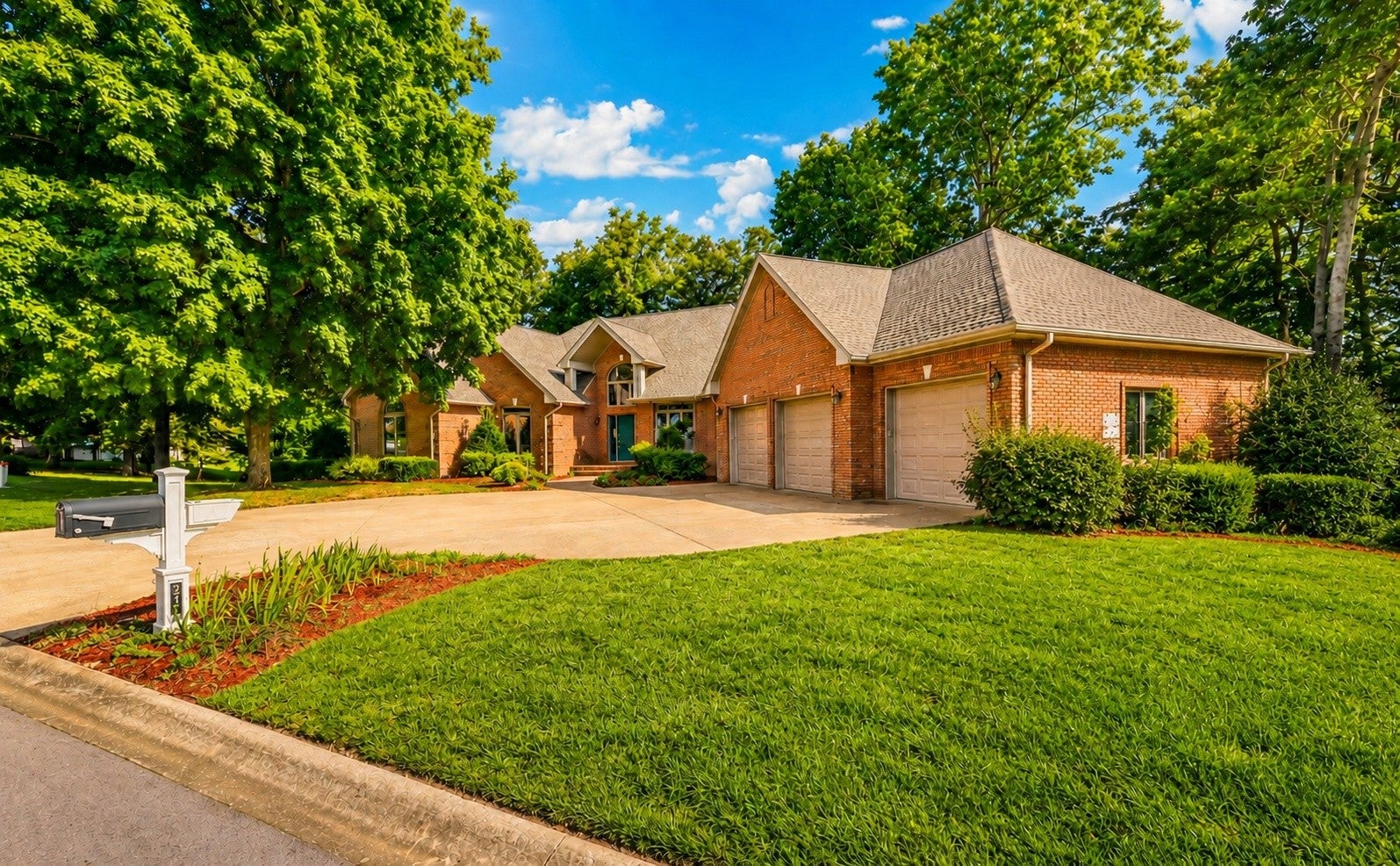241 Sequoyah Trl